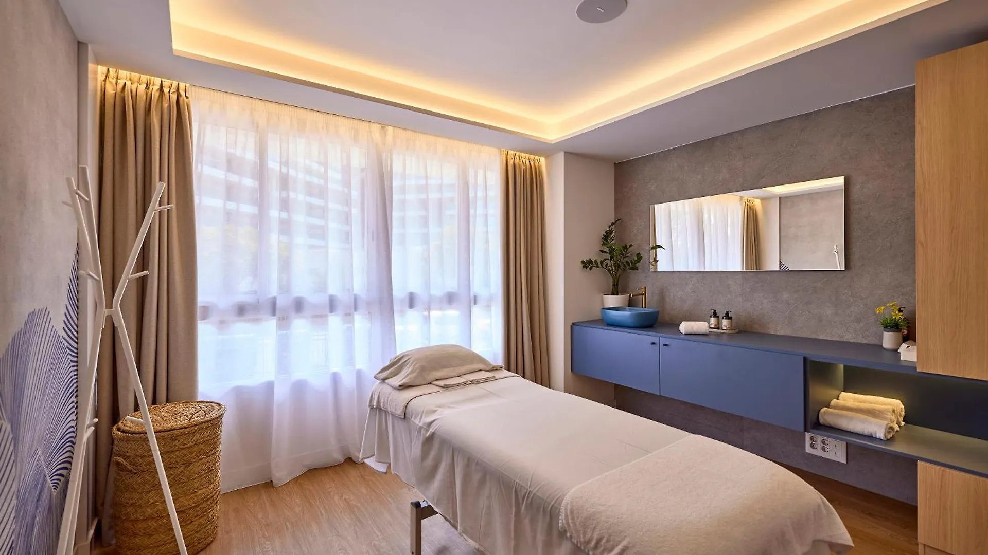 Universal Hotel Neptuno - Adults Only Playa de Palma  4*, Playa de Palma (Mallorca)